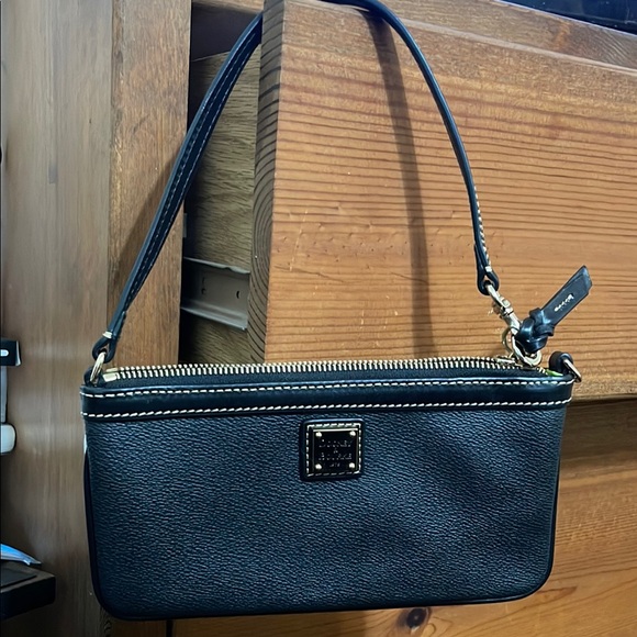 Disney Parks Dooney & Bourke White and Black Clutch with Peter Pan Design - Picture 2 of 6